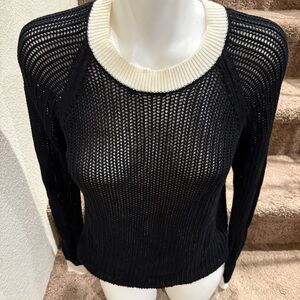 Uniqlo Black and White‎ Crew Neck Sweater
